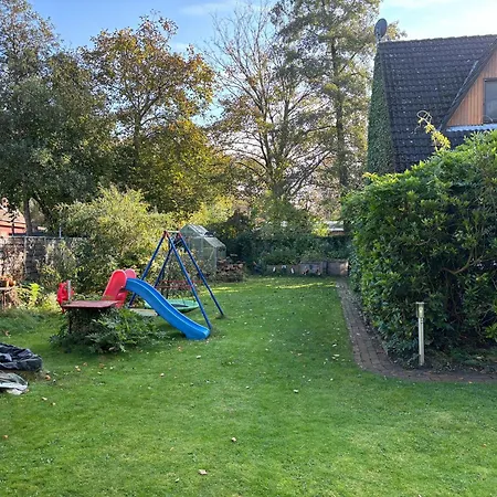 Beautiful House With A Huge Garden Feriehus *